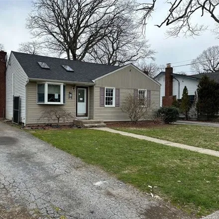 Buy this 3 bed house on 39 Wall Street in East Farmingdale, NY 11735