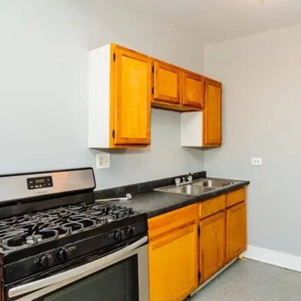 Image 7 - 6959 S Paxton Ave Apt 3c, Chicago, Illinois, 60649 - House for rent