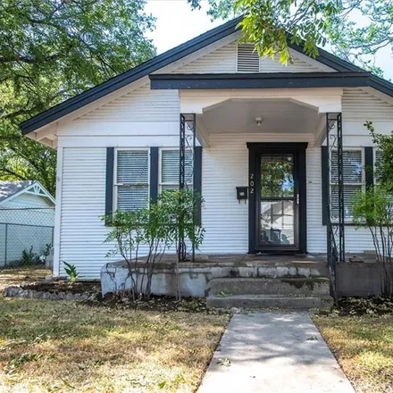 Buy this 2 bed house on 201 South Chestnut Street in Lampasas, TX 76550
