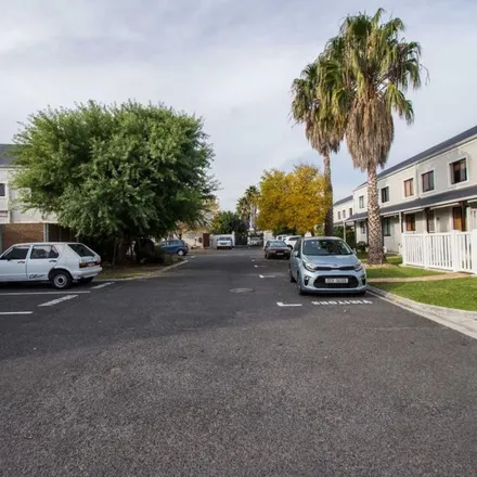 Image 2 - Strand Road, Cape Town Ward 10, Bellville, 7530, South Africa - Townhouse for rent