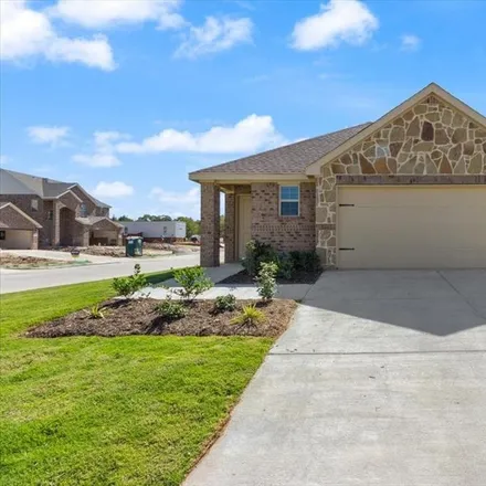 Rent this 3 bed house on Oak Creek Circle in Denison, TX 75091