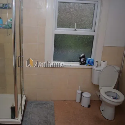 Image 7 - Midland Passage, Leeds, LS6 1BW, United Kingdom - House for rent