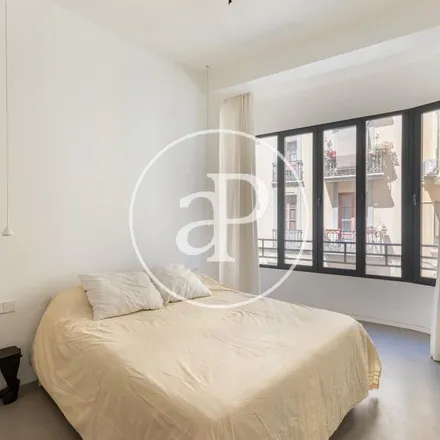 Rent this 1 bed apartment on Frutas Enrique y Pepi in Carrer de les Carabasses, 46001 Valencia