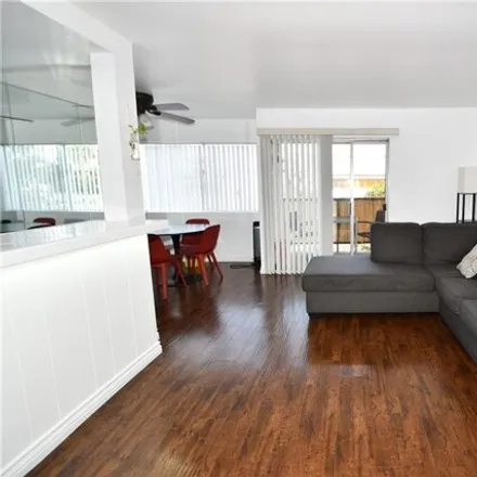 Image 8 - 906 West 26th Street, Los Angeles, CA 90731, USA - Condo for sale