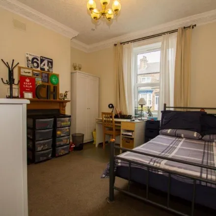Image 9 - Anne McNamara House, Lydgate Lane, Sheffield, S10 5FS, United Kingdom - Duplex for rent