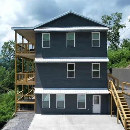 Buy this 4 bed house on 139 Water Tower Road in Gatlinburg, TN 37738