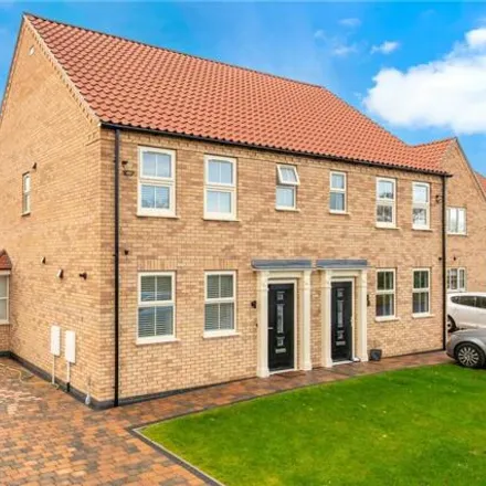 Buy this 3 bed duplex on Hartswood in Coteland Road, Ruskington