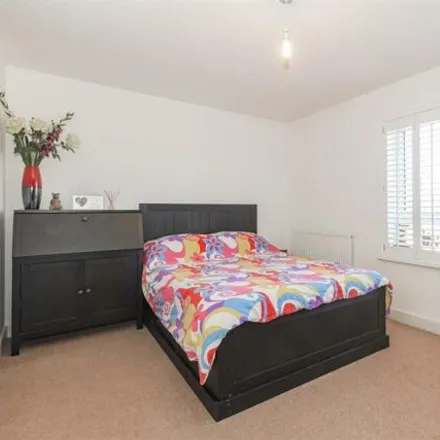 Image 1 - Alcock Crescent, London, DA1 4FW, United Kingdom - Townhouse for sale