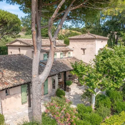 Rent this 3 bed house on 06740 Châteauneuf-Grasse