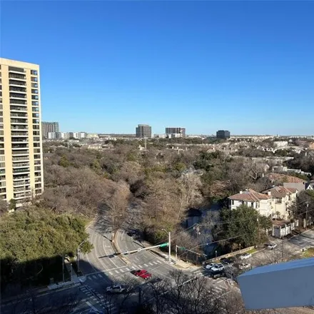 Image 2 - 3719 Gilbert Avenue, Dallas, TX 75219, USA - Condo for rent