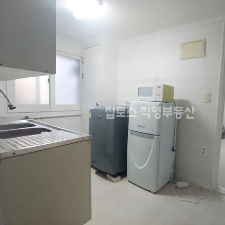 Rent this studio apartment on 서울특별시 강남구 역삼동 834-60
