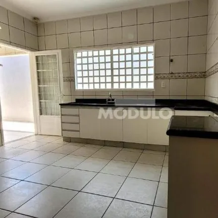 Rent this 4 bed house on Rua das Juritis in Cidade Jardim, Uberlândia - MG