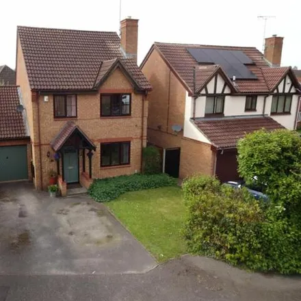Buy this 4 bed house on Rookery Drive in Luton, LU2 7FG