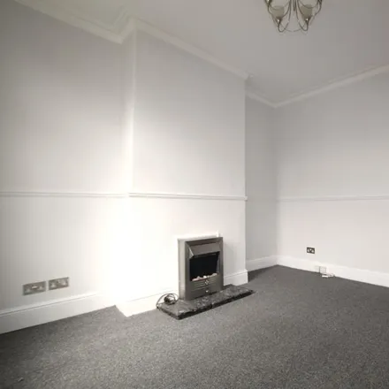 Image 6 - Haden Street, Sheffield, S6 4LB, United Kingdom - Townhouse for rent