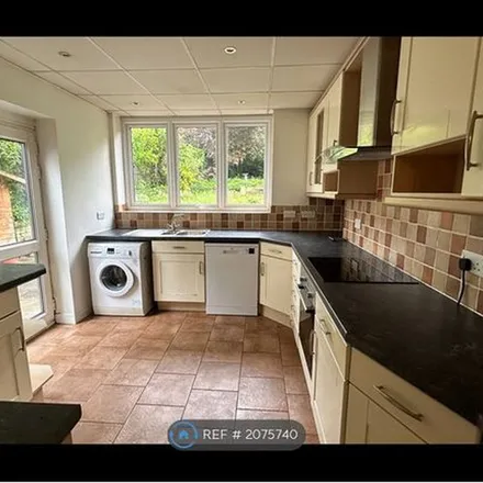 Rent this 3 bed duplex on 64 Blenheim Park Road in London, CR2 6BH