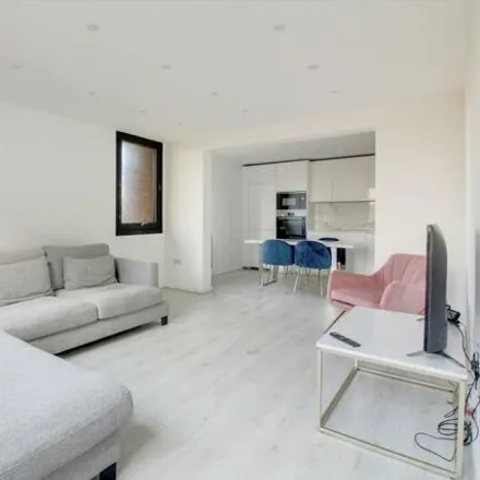Image 2 - 84-119 Britten Close, London, NW11 7HW, United Kingdom - Apartment for sale