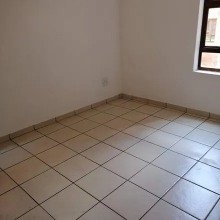 Image 5 - unnamed road, Allen's Nek, Roodepoort, 1734, South Africa - Apartment for rent