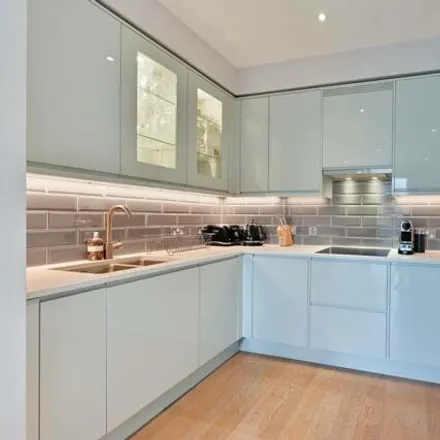 Image 6 - 2 Drapers Yard, London, SW18 1SF, United Kingdom - Apartment for sale