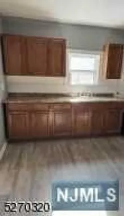 Image 3 - 37 Westcott Street, East Orange, NJ 07017, USA - House for rent