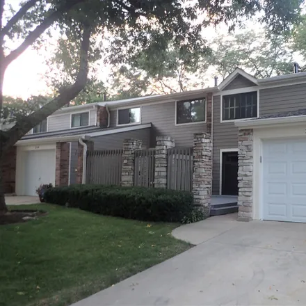 Buy this 3 bed townhouse on 212 West Raleigh Place in Mount Prospect, IL 60056