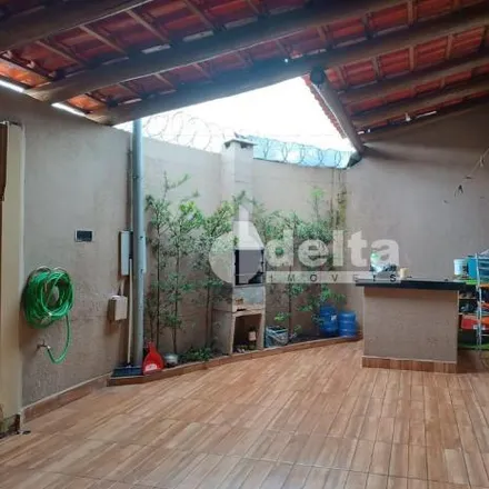 Buy this 2 bed house on Rua Manuel L. Maldonado in Jardim Europa, Uberlândia - MG