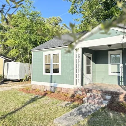 Buy this 3 bed house on 273 South Lemacks Street in Walterboro, SC 29488