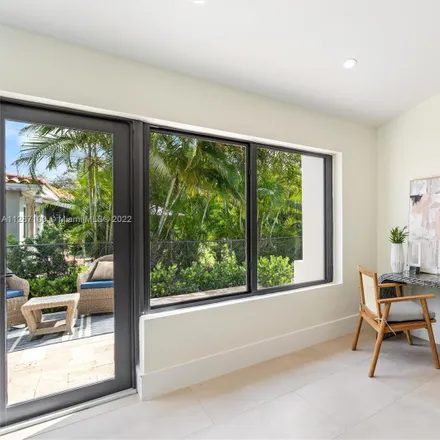 Image 2 - 1310 Marseille Drive, Isle of Normandy, Miami Beach, FL 33141, USA - House for sale