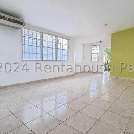 Rent this 3 bed house on Avenida Zaragoza in Distrito San Miguelito, Panama City
