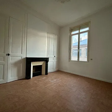 Image 3 - 8 Place de la République, 76320 Caudebec-lès-Elbeuf, France - Apartment for rent