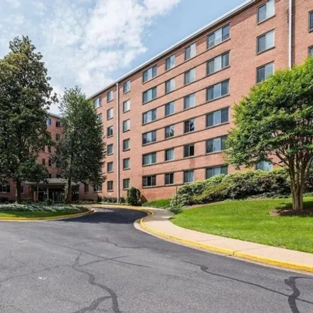 Rent this 2 bed condo on 3000 Spout Run Parkway in Arlington, VA 22201