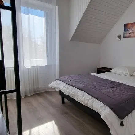 Rent this 3 bed house on 29910 Trégunc