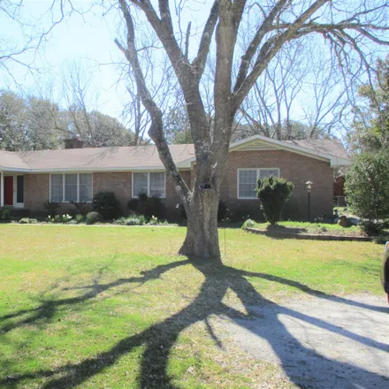 Rent this 3 bed house on 1548 NC 24 in Morehead City, NC 28570