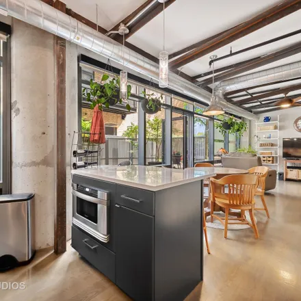 Image 9 - 1810-1822 West Grace Street, Chicago, IL 60618, USA - Loft for sale