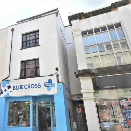 Rent this studio apartment on Wok on Flame in 106 High Street, Cheltenham