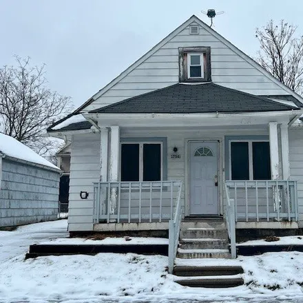 Buy this 2 bed house on 1750 Finch Street in Toledo, OH 43609