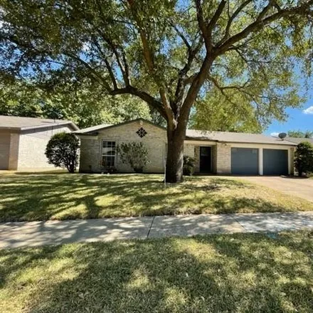 Rent this 3 bed house on 2312 Dartmouth Drive in Arlington, TX 76015