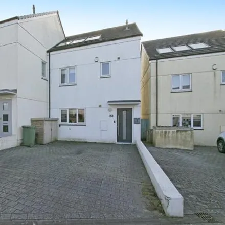 Buy this 4 bed duplex on Wikinson Gardens in Redruth, TR15 2FB