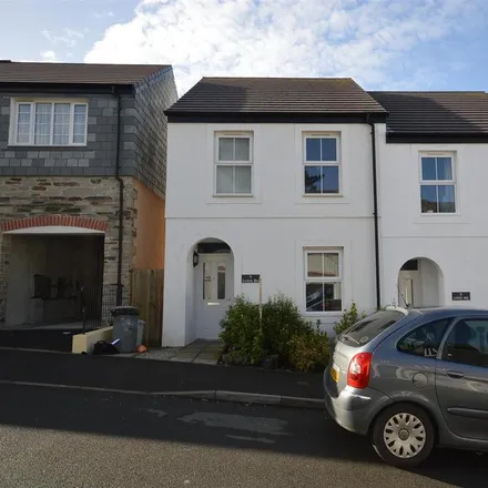 Rent this 4 bed duplex on Lowen Bre in Truro, TR1 3FH