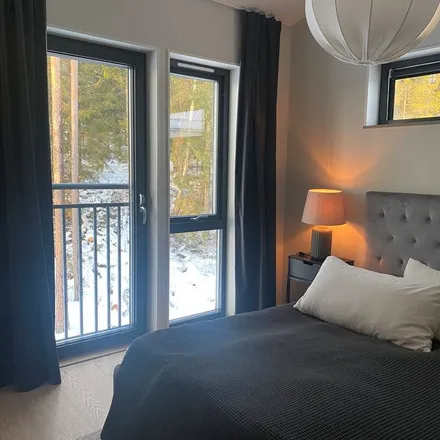 Rent this 4 bed apartment on Karlberg in Lötvägen, 184 94 Svinninge