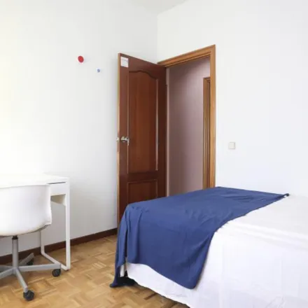 Image 3 - Cuadros Aguado, Calle de los Mártires de la Ventilla, 211, 28029 Madrid, Spain - Room for rent
