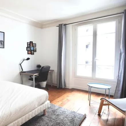 Rent this 4 bed room on 9 Boulevard Exelmans in 75016 Paris, France