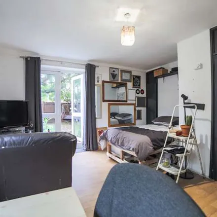 Image 3 - Holford House, Tenda Road, London, SE16 3PN, United Kingdom - Apartment for rent