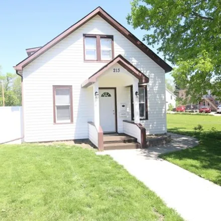 Buy this 3 bed house on 257 4th Avenue Northeast in Aberdeen, SD 57401