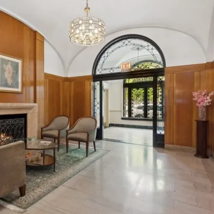 Image 3 - Parkshore Apartments, 1755-1765 East 55th Street, Chicago, IL 60615, USA - House for sale