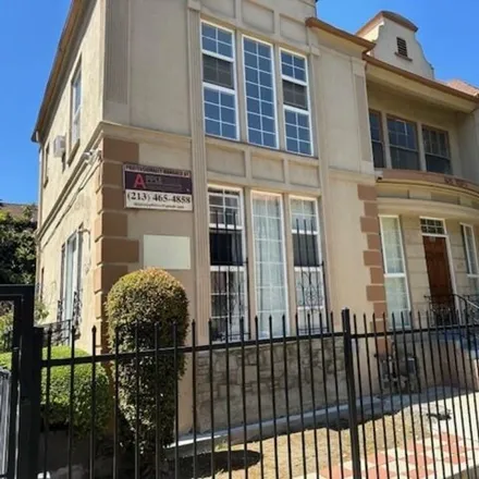 Image 2 - 929 South Hobart Boulevard, Los Angeles, CA 90006, USA - House for rent