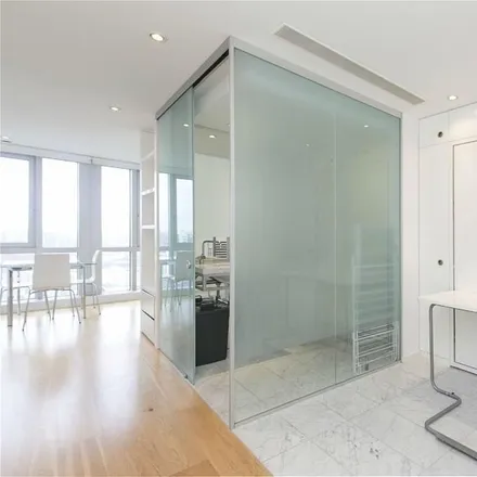 Rent this studio apartment on Ontario Tower in 4 Fairmont Avenue, London