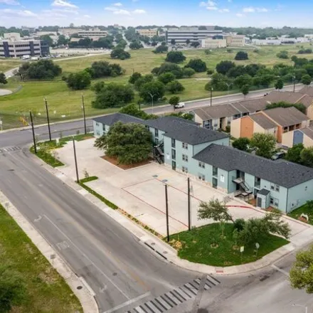 Image 2 - Martin Elementary School, 730 Canterbury Drive, San Antonio, TX 78228, USA - Apartment for rent