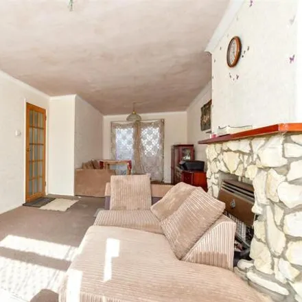 Image 3 - Hirst Close, Whitfield, CT16 2EJ, United Kingdom - House for sale