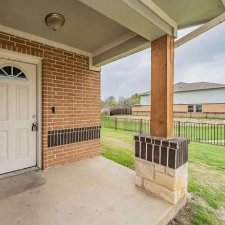 Image 2 - 3502 Melear Drive, Arlington, TX 76015, USA - House for rent