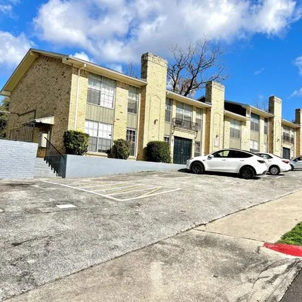 Buy this 2 bed condo on Oak Hills Animal Hospital in Southpoint Street, San Antonio